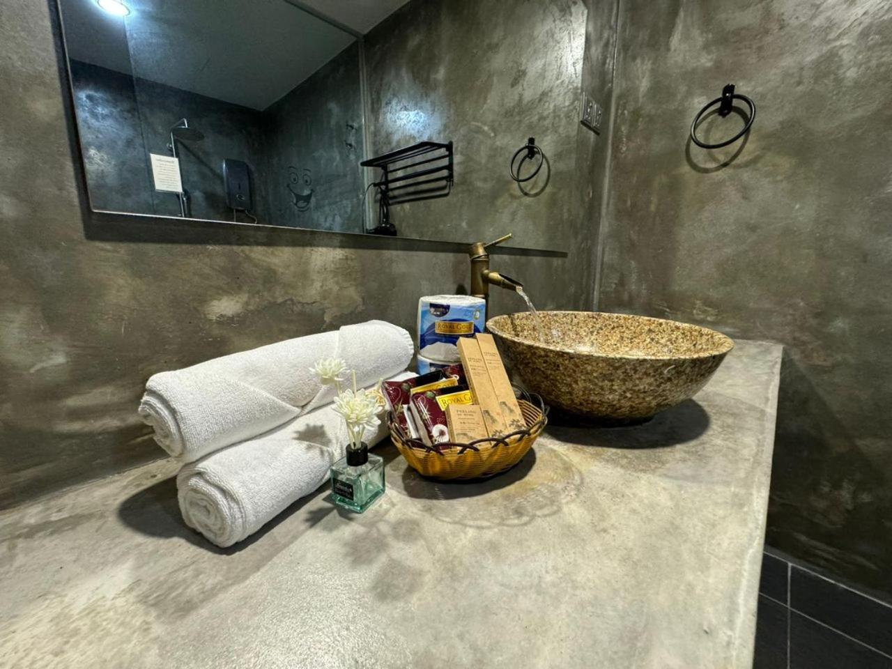 Ipoh Zing Vale - Family & Couple Suite ภายนอก รูปภาพ
